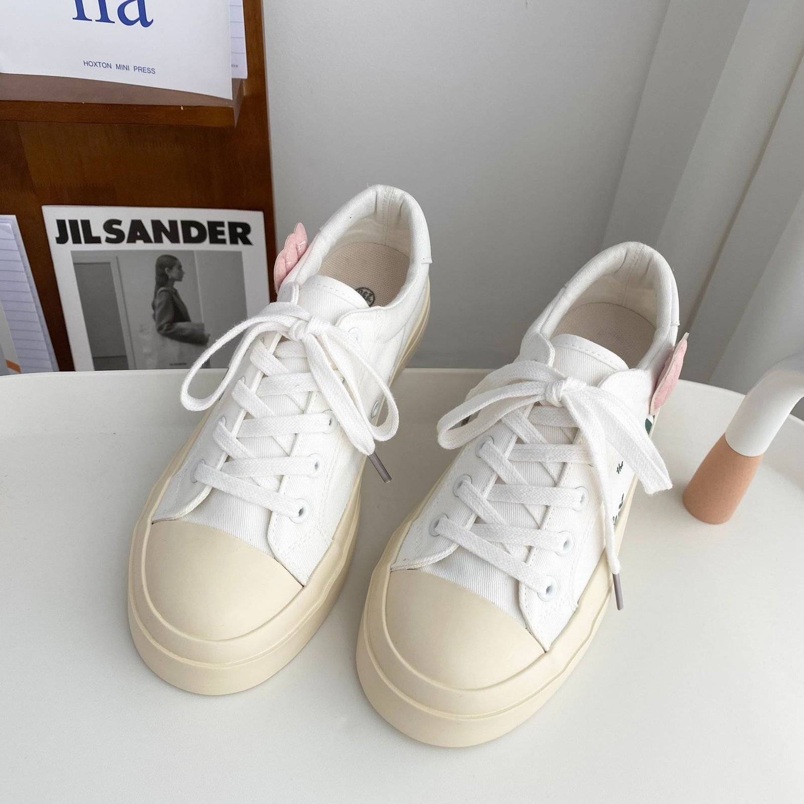 Retro Classic Sneakers - Image 4